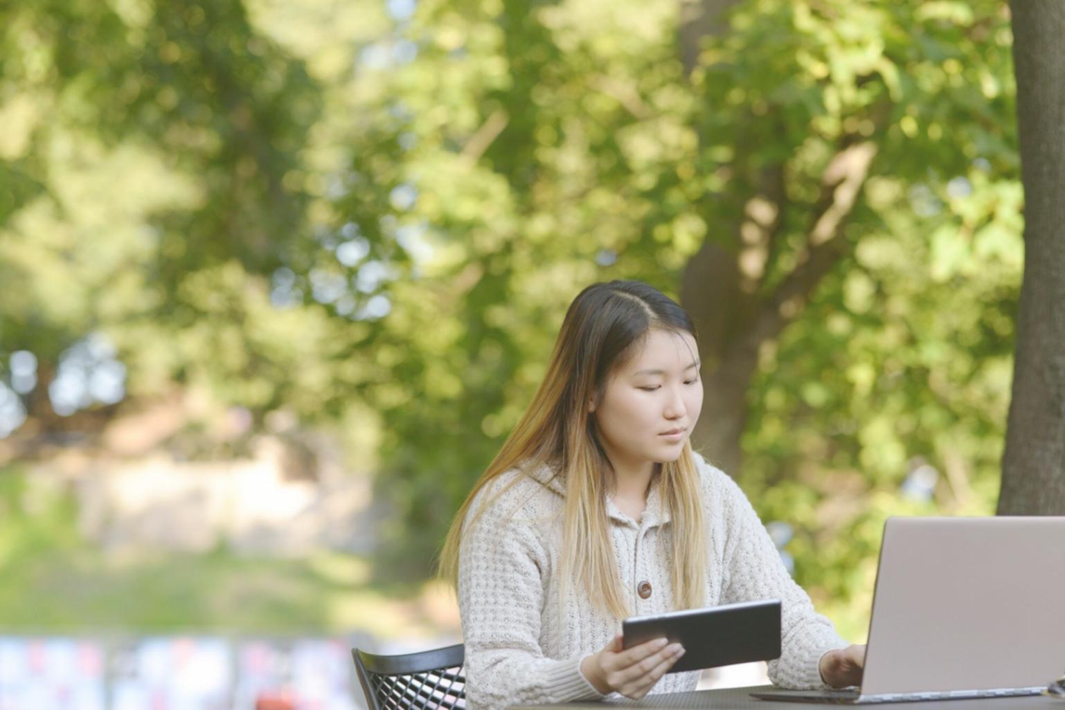 Interaktive Lernmaterialien und technische Ausstattung